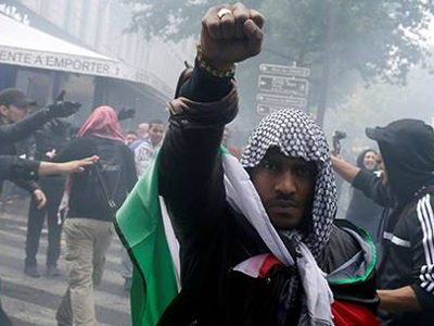 Έβδομη ημέρα ανελέητων βομβαρδισμών στη Γάζα